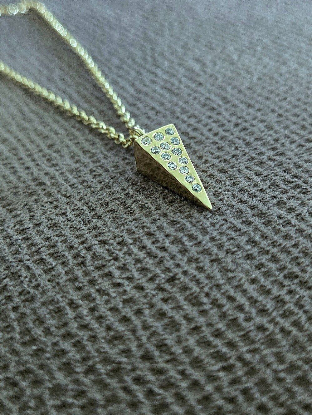 Melinda Maria Long Pyramid🐪 Pendant Necklace with Swarovski Crystals💎